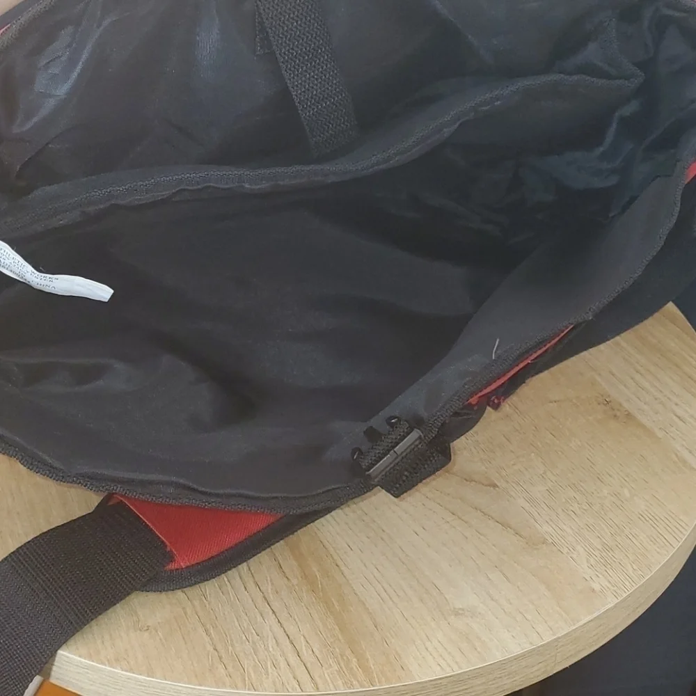 Athletic Works Messenger Bag with shoulder strap
